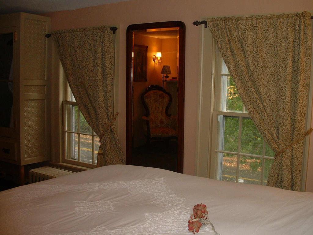 Bushnell House Westbrook Room photo