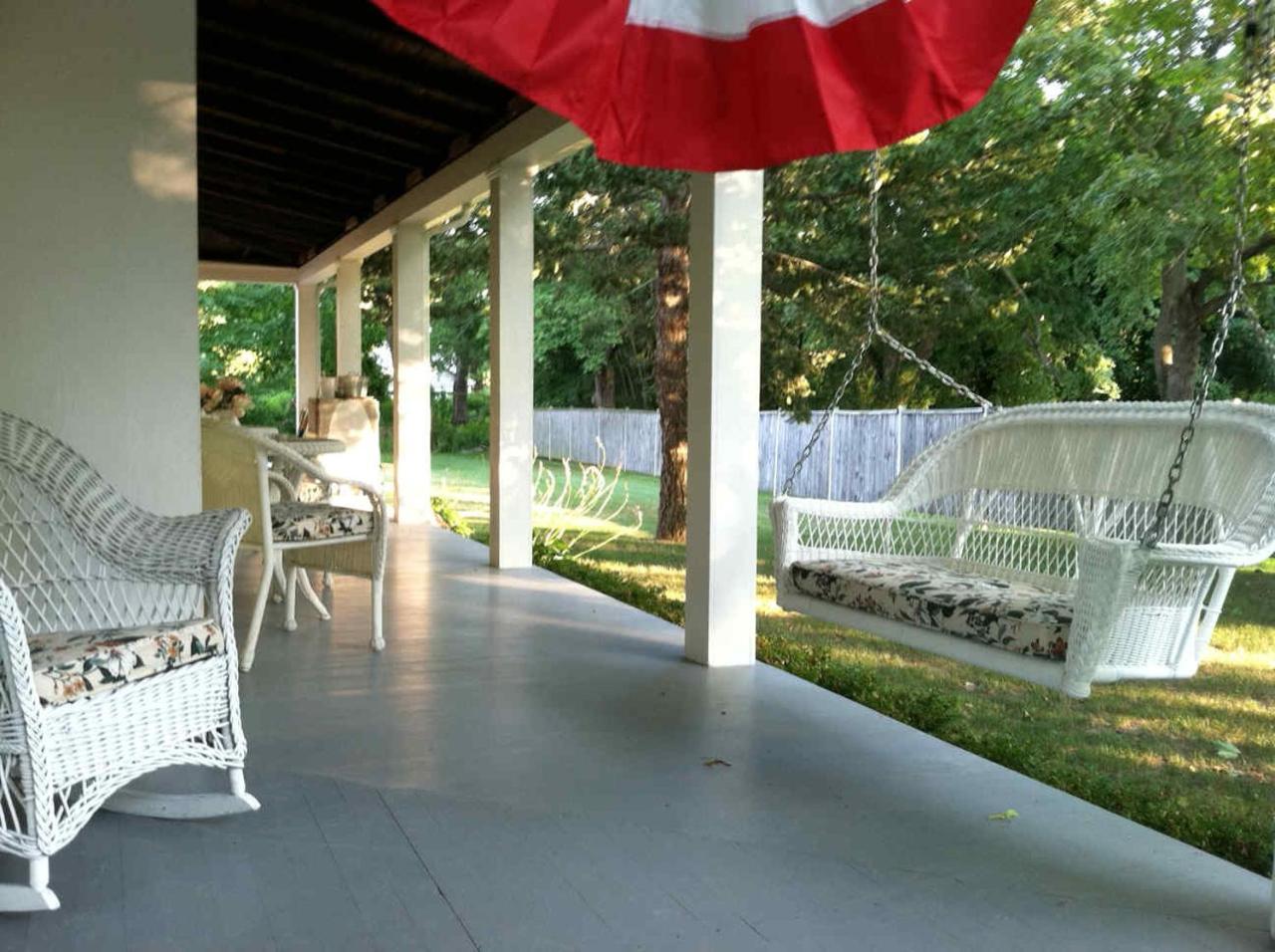 Bushnell House Westbrook Exterior photo